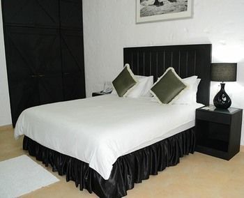 Safari Village Executive Suites Muskat Eksteriør bilde
